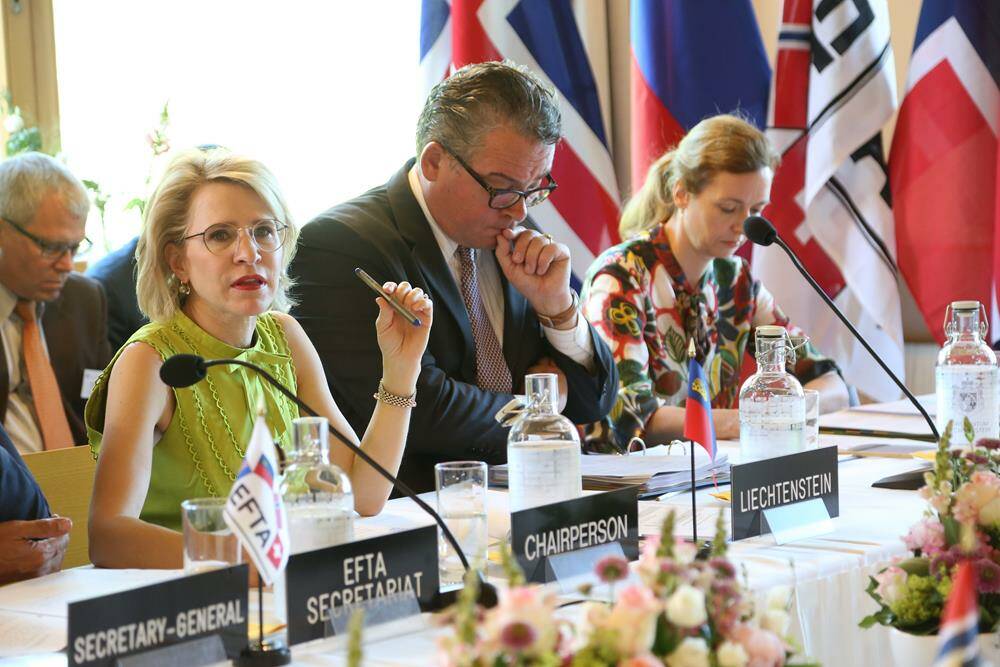 Regierungsrätin Aurelia Frick, Botschafter Peter Matt und Botschafterin Sabine Monauni, anlässlich des EFTA-Ministertreffens in Liechtenstein. (Quelle: EFTA) | © EFTA Regierungsrätin Aurelia Frick, Botschafter Peter Matt und Botschafterin Sabine Monauni, anlässlich des EFTA-Ministertreffens in Liechtenstein. (Quelle: EFTA) | © EFTA